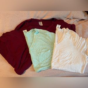 Small lot of women’s clothes